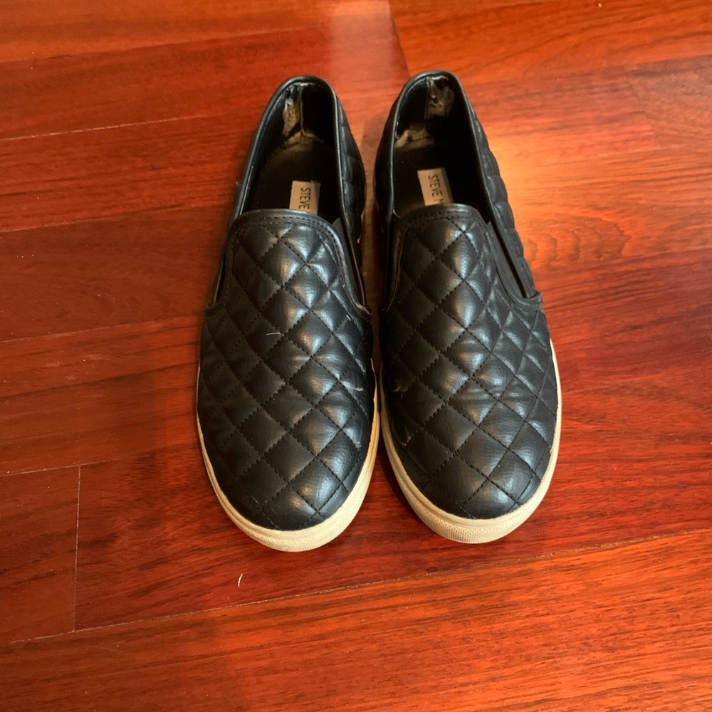 STEVE MADDEN black espadrilles